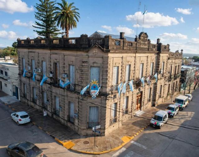 Sarubi, el intendente que dejó una ciudad abandonada por negocios personales.
